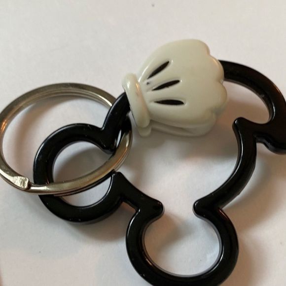 Disney Mickey keychain - Picture 2 of 4